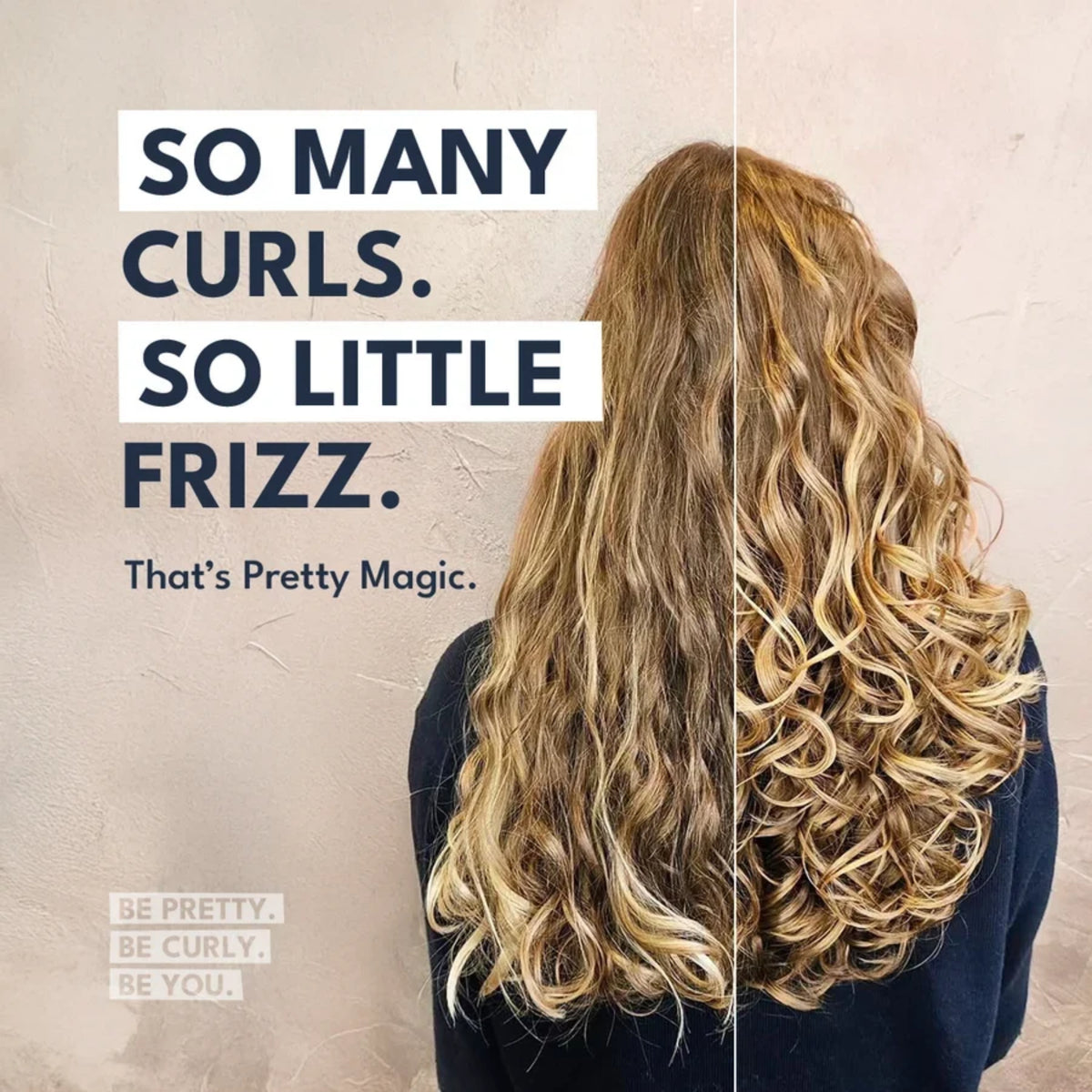 Bagfra-billede af langt hår delt i to: venstre side bølget med frizz, højre side definerede krøller efter Pretty Curly-behandling.